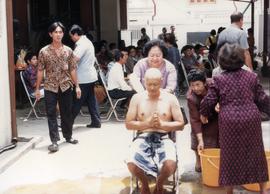 ภาพถ่าย อ.ลัดดา ในงานบวชพี่โอ๊ต