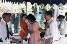 ภาพงานเลี้ยงแสดงความยินดีที่รับรางวัลศิลปินแห่งชาติ ที่บ้านพลเอก โชคชัย-วัลย์ดา หงส์ทอง