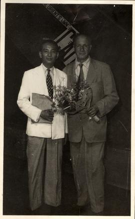 ภาพถ่ายอาจารย์ประสิทธิ์ กับ Prof. Klaus Pringsheim